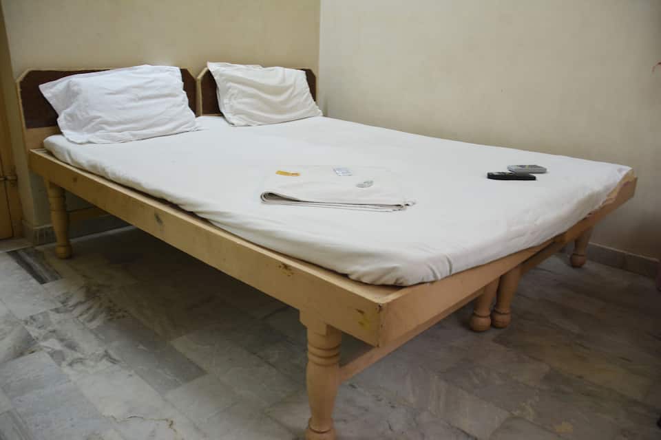 Hotel Sharma